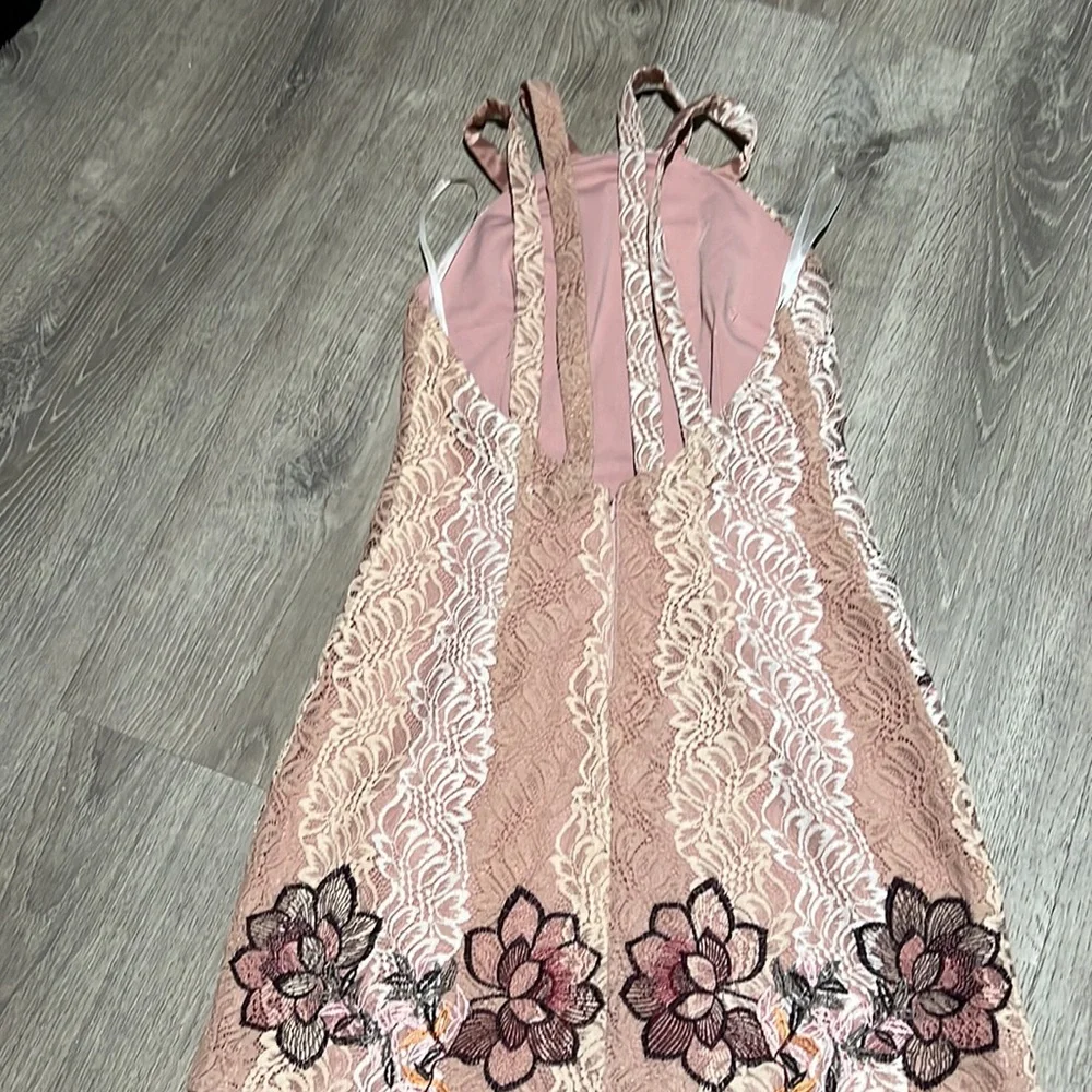 Foxiedox Georgina Lace Appliqué Sheath Dress - Picture 10 of 15